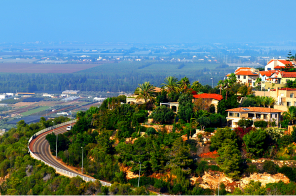 Why is Sarah Aaronsohn a national hero of Israel?